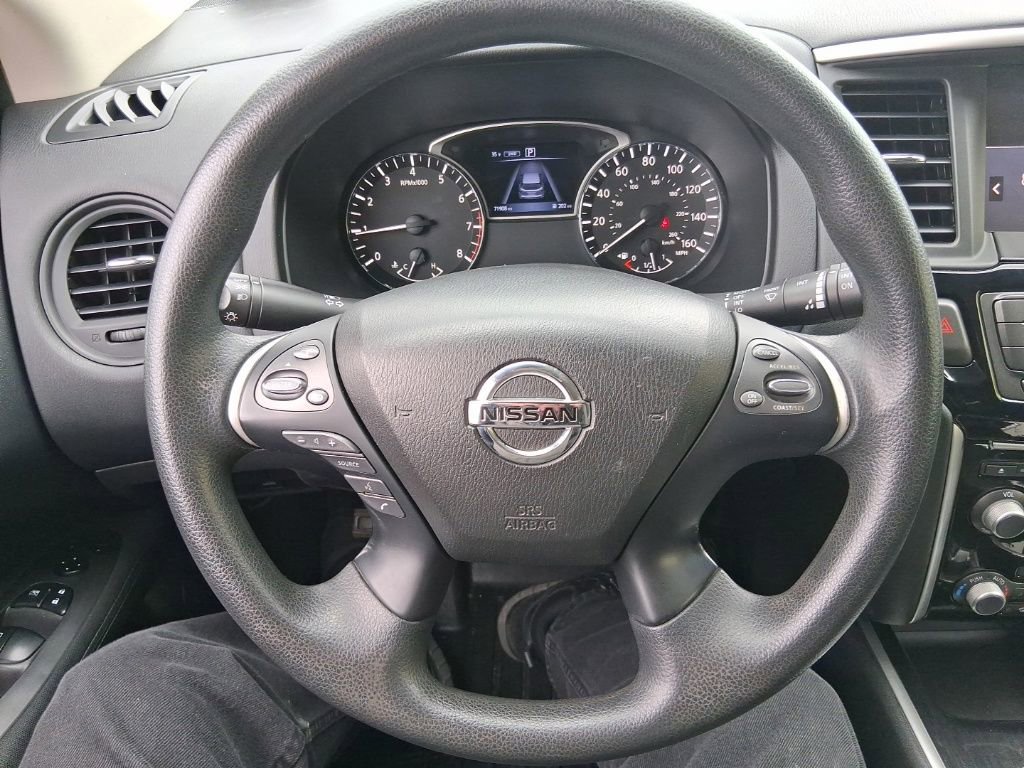 Used 2017 Nissan Pathfinder S image 12