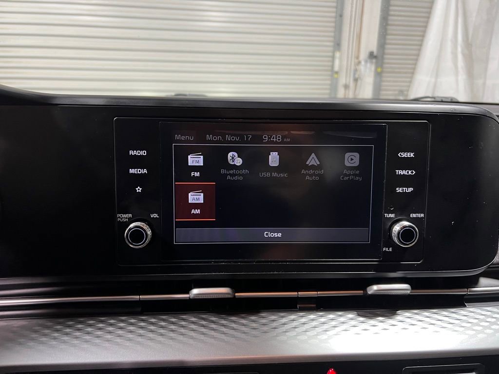 Used 2023 Kia Carnival LX image 26