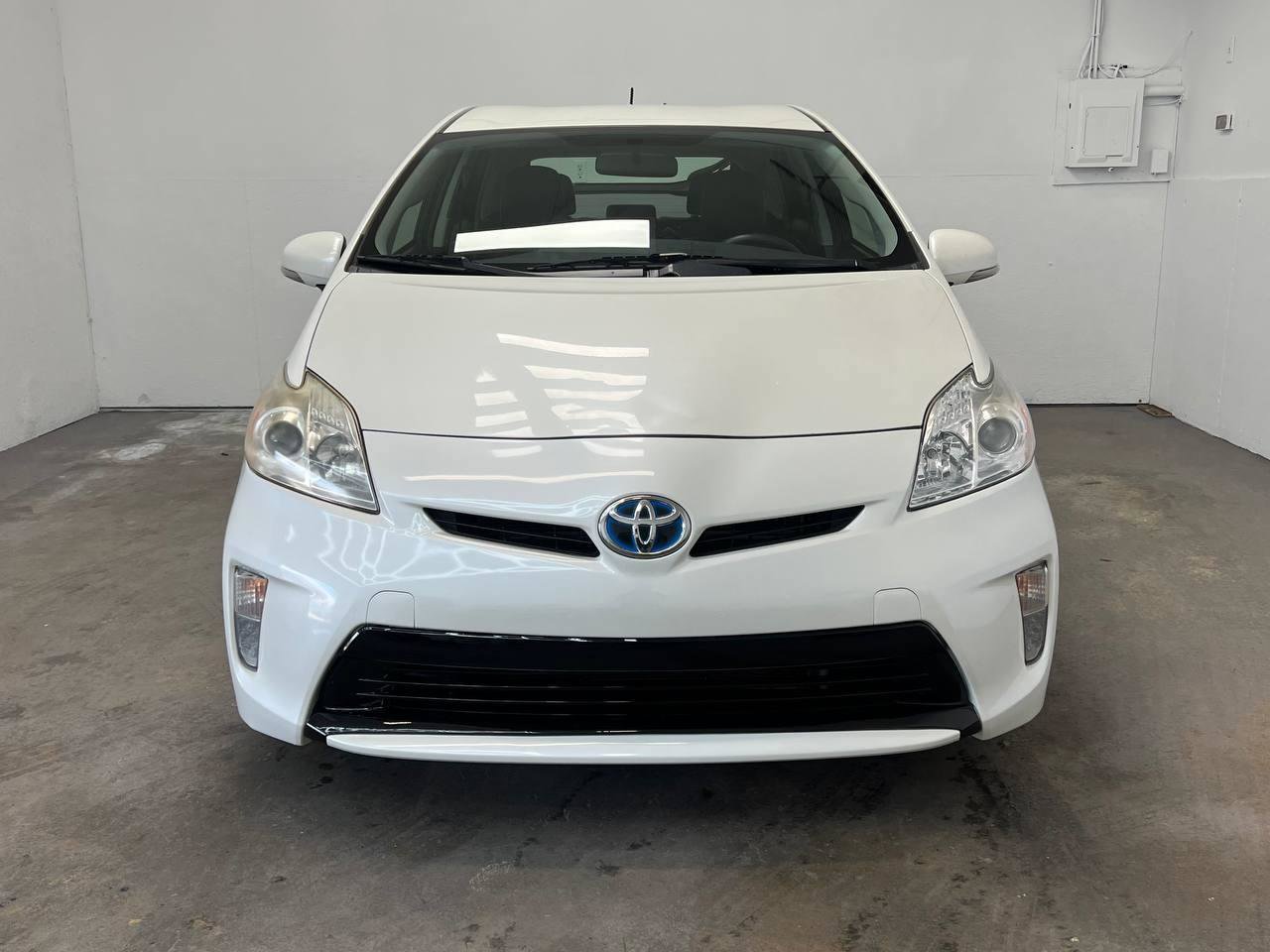 Used 2015 Toyota Prius Persona Series FWD image 2
