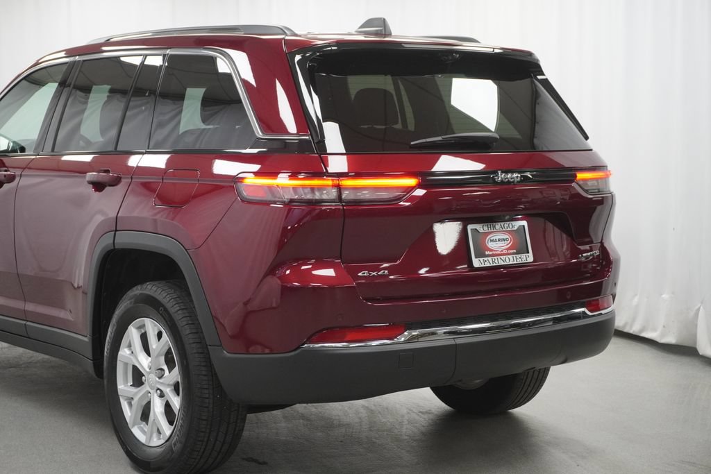 Used 2024 Jeep Grand Cherokee Limited w/ Luxury Tech Group II AWD/4WD image 13