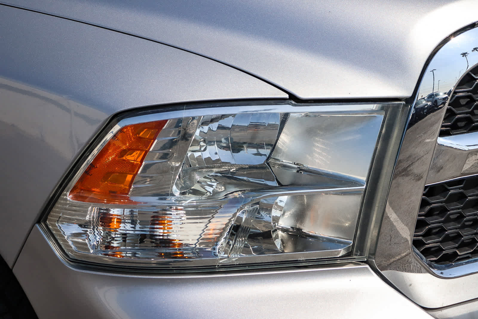 Used 2017 RAM 1500 Classic SLT image 4