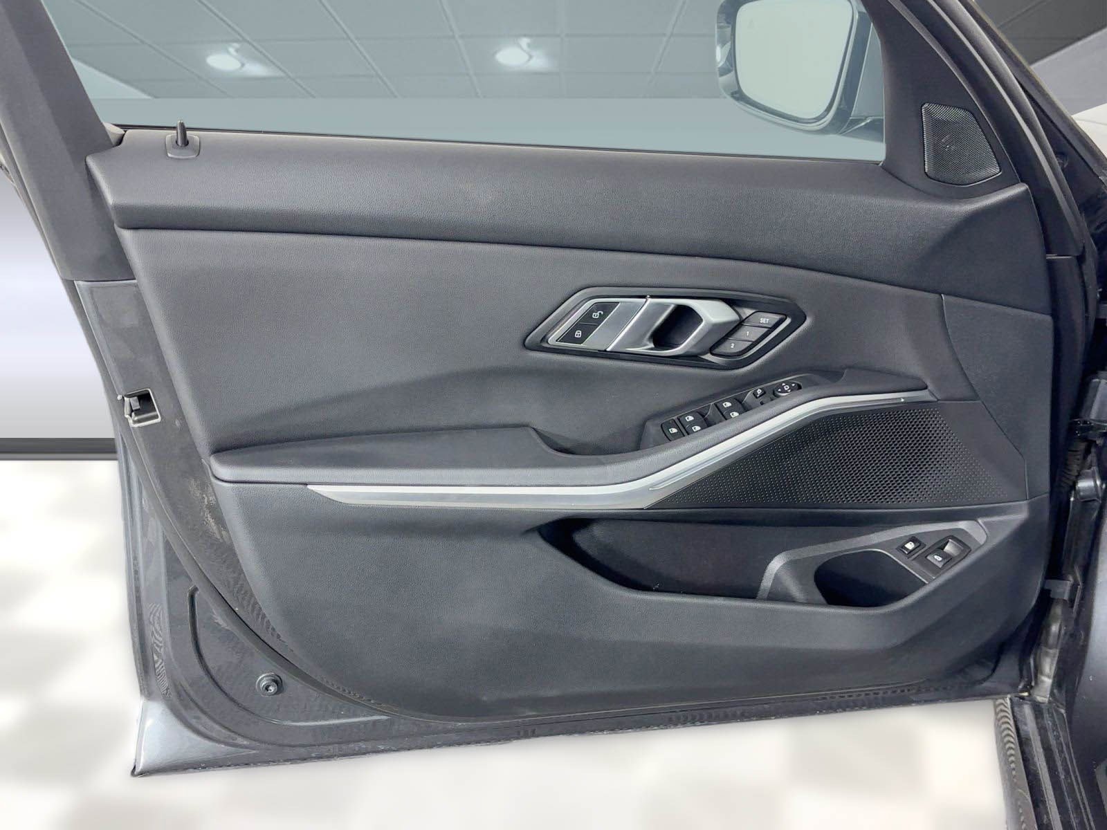 Used 2021 BMW 330e xDrive w/ M Sport Package image 11