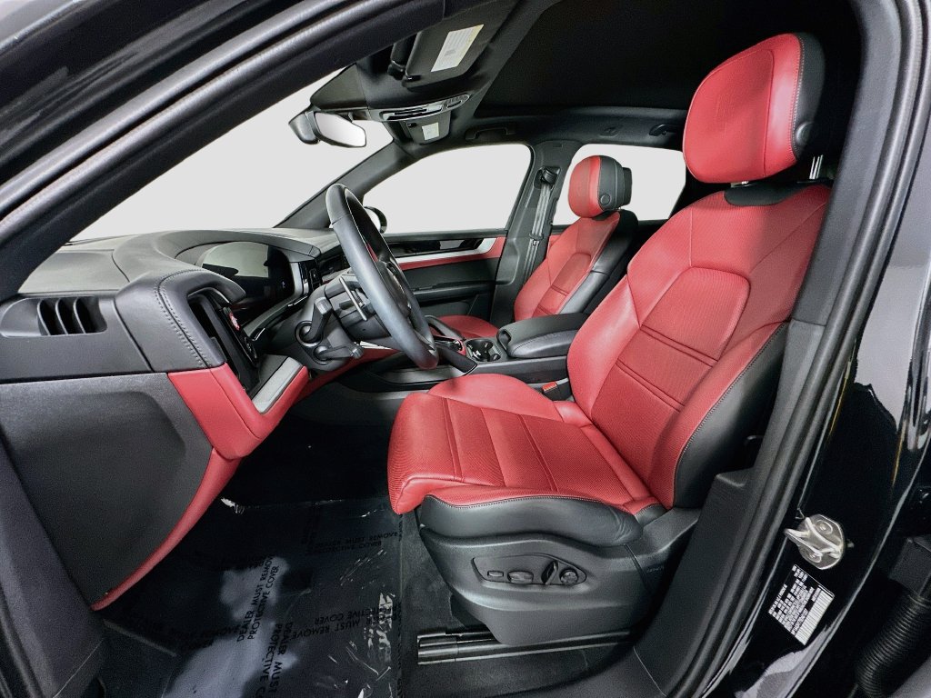 Certified 2025 Porsche Cayenne AWD/4WD image 5