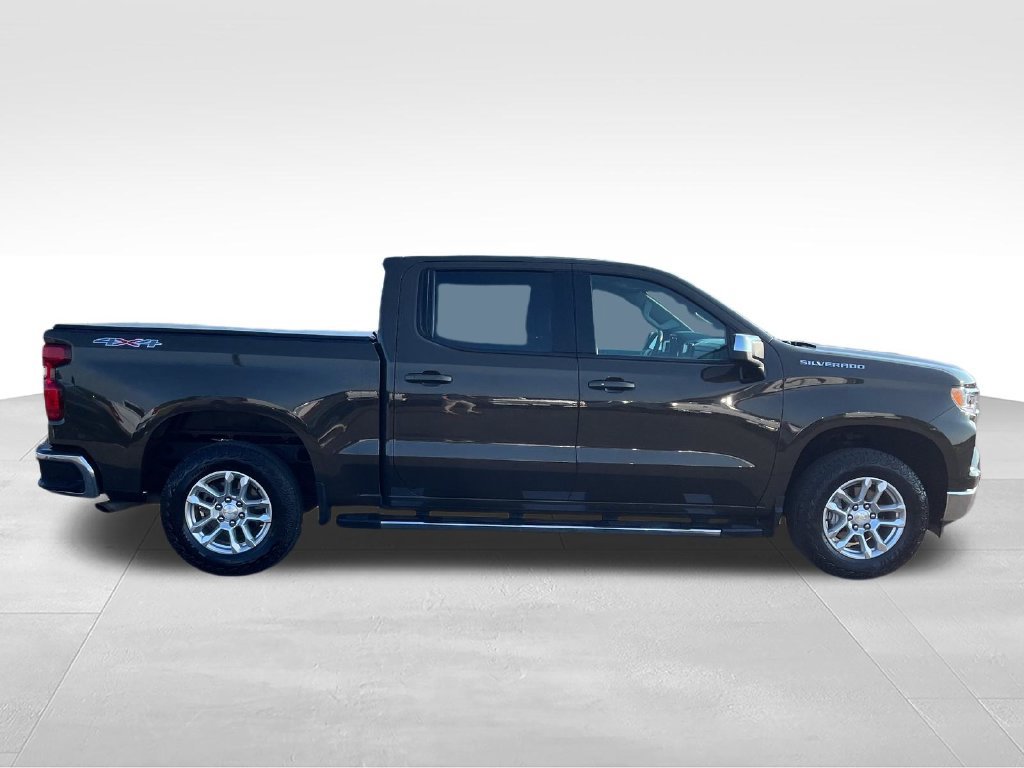 Used 2023 Chevrolet Silverado 1500 LT AWD/4WD image 7