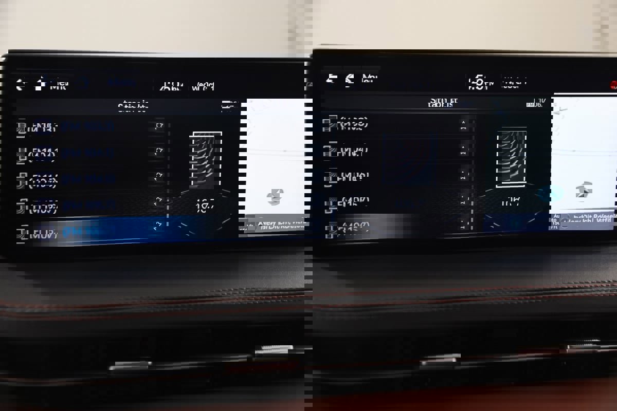 Used 2023 Genesis GV70 2.5T w/ Sport Prestige Package image 42