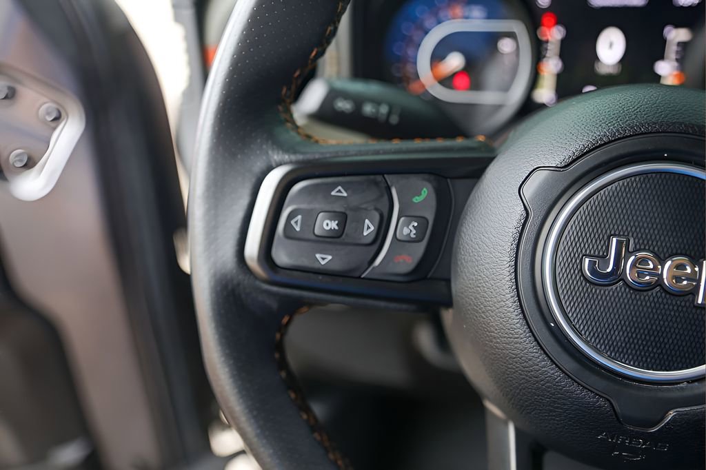 Used 2024 Jeep Gladiator Mojave AWD/4WD image 14