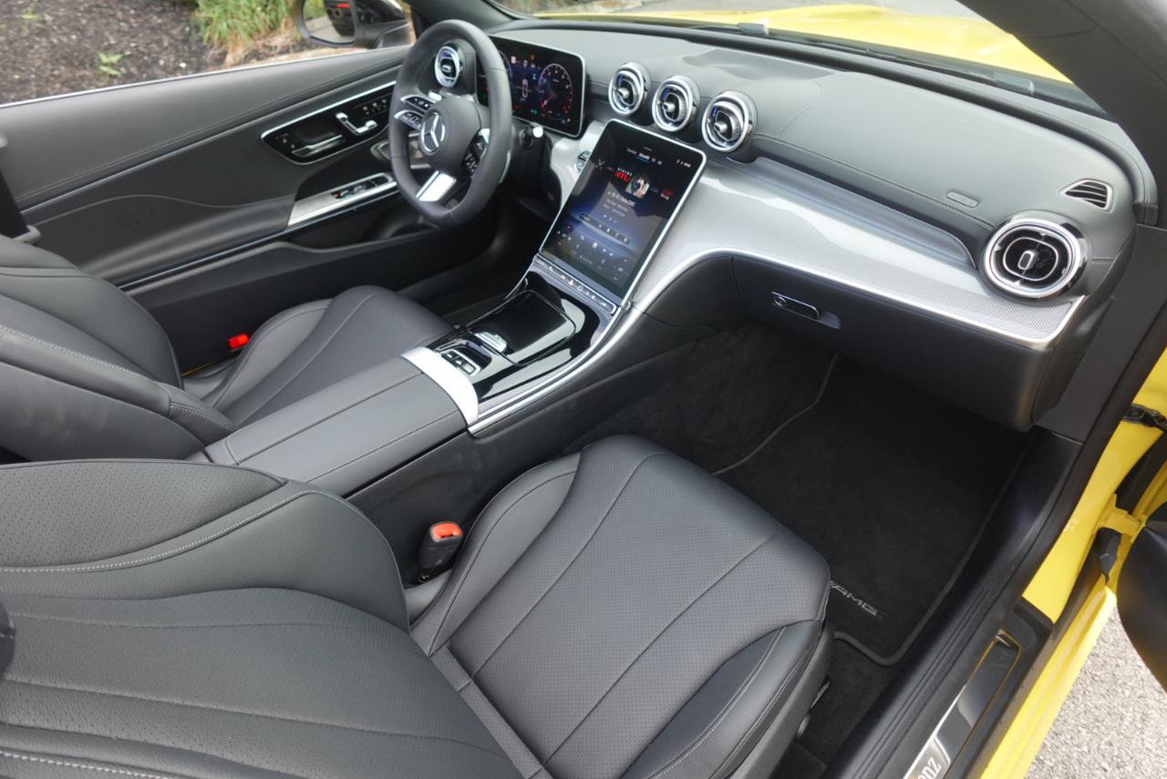 Used 2026 Mercedes-Benz CLE 450 4MATIC Cabriolet w/ Driver Assistance Package image 11