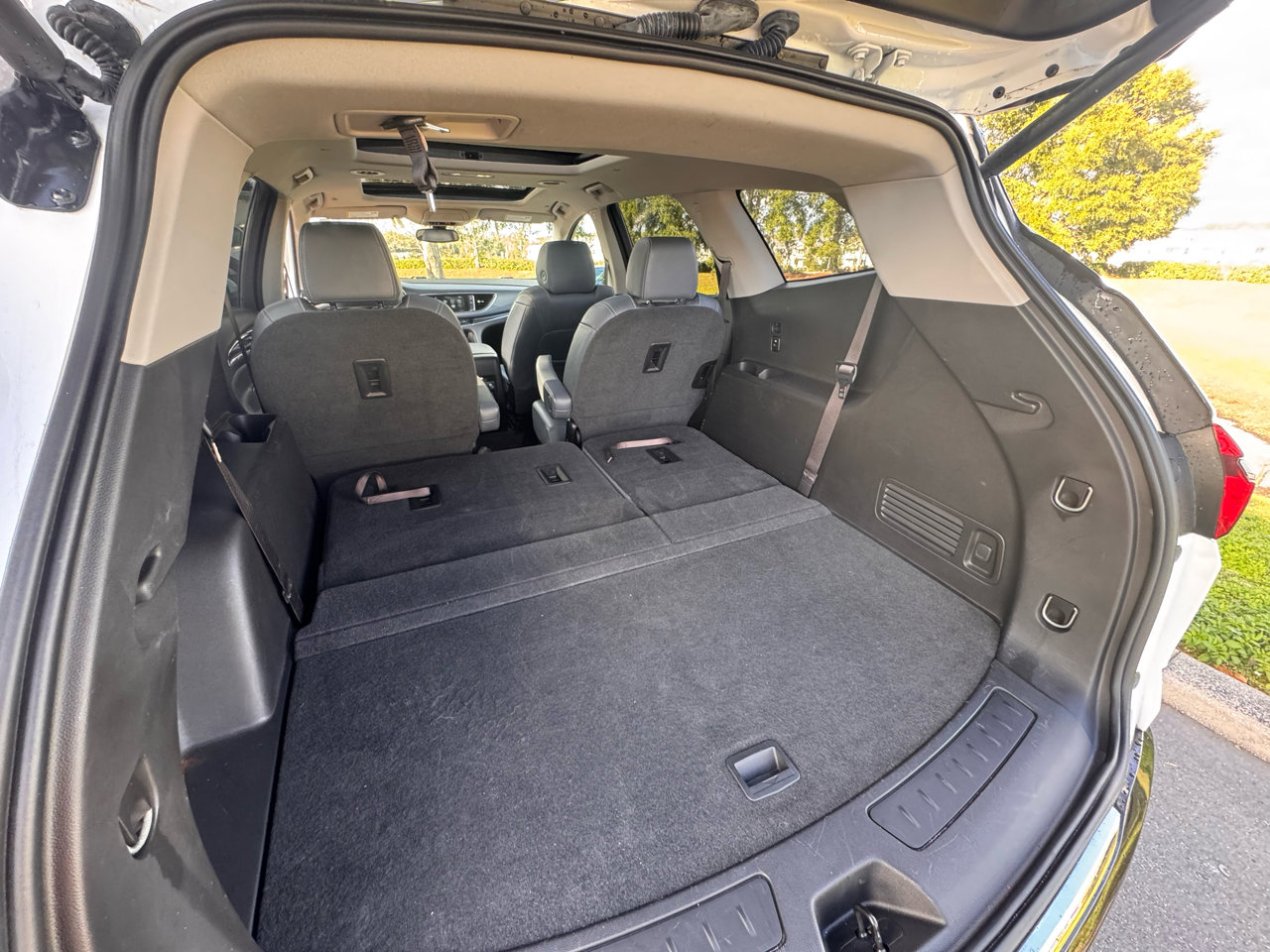 Used 2019 Buick Enclave Essence image 16