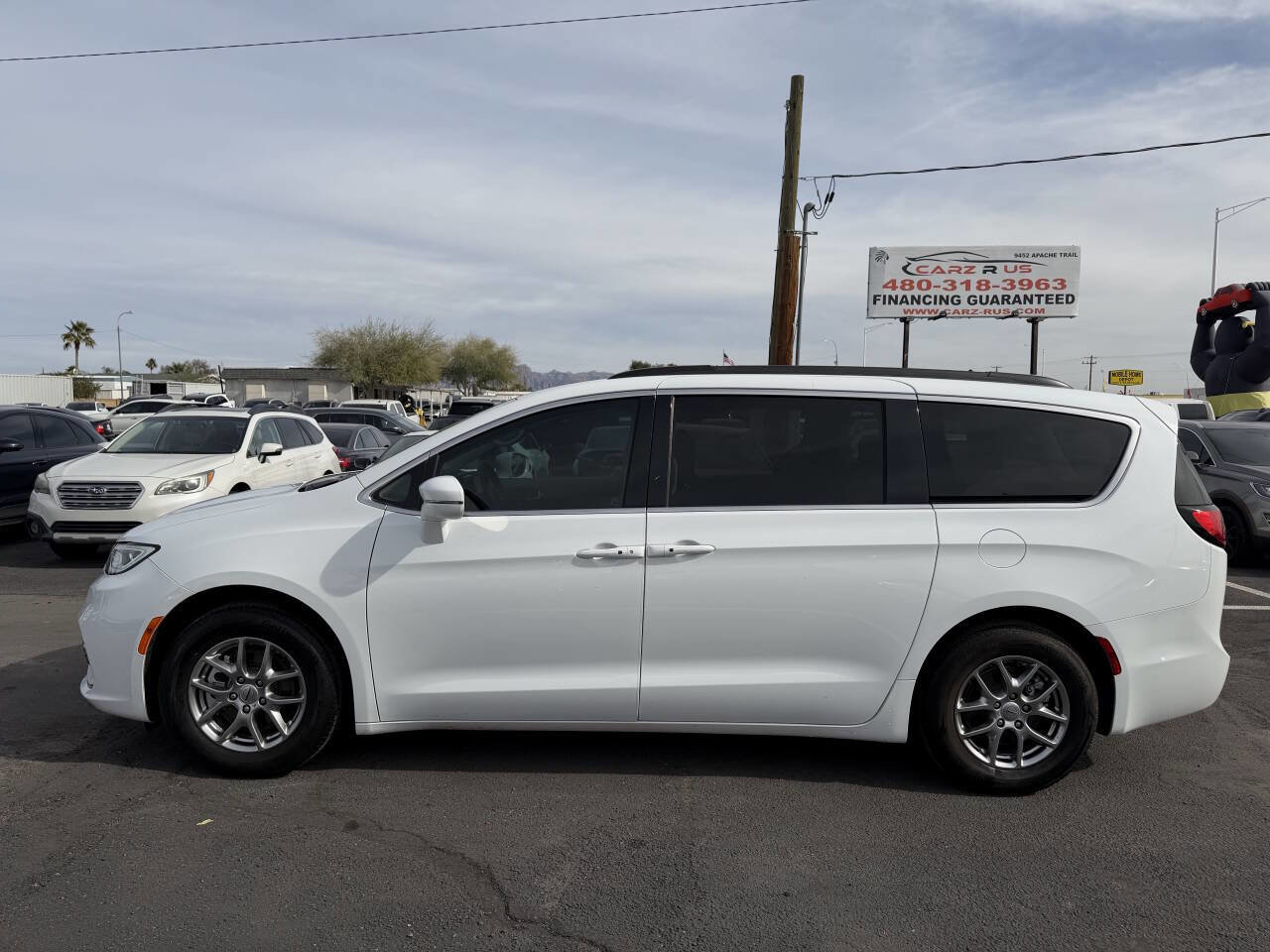 Used 2021 Chrysler Pacifica Touring image 4