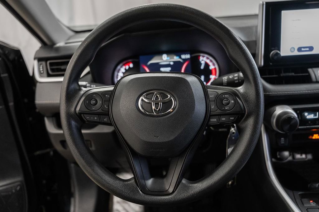 Used 2024 Toyota RAV4 LE image 22