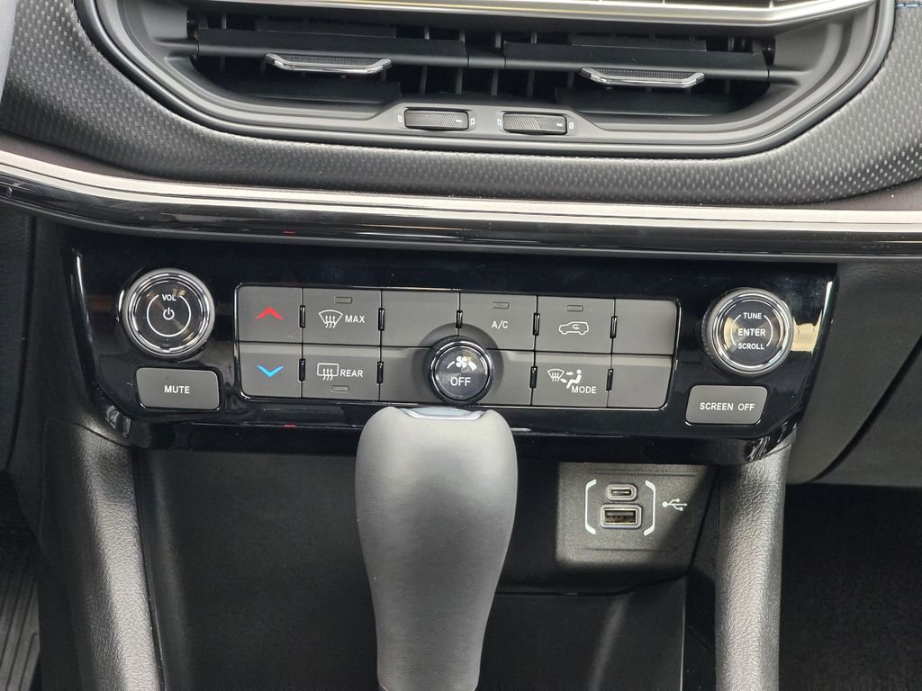 New 2026 Jeep Compass Latitude AWD/4WD image 30