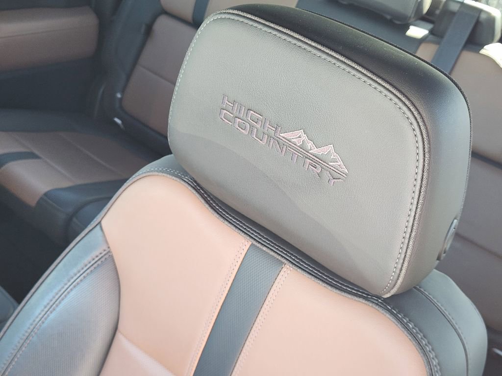 Used 2021 Chevrolet Silverado 2500 High Country image 14