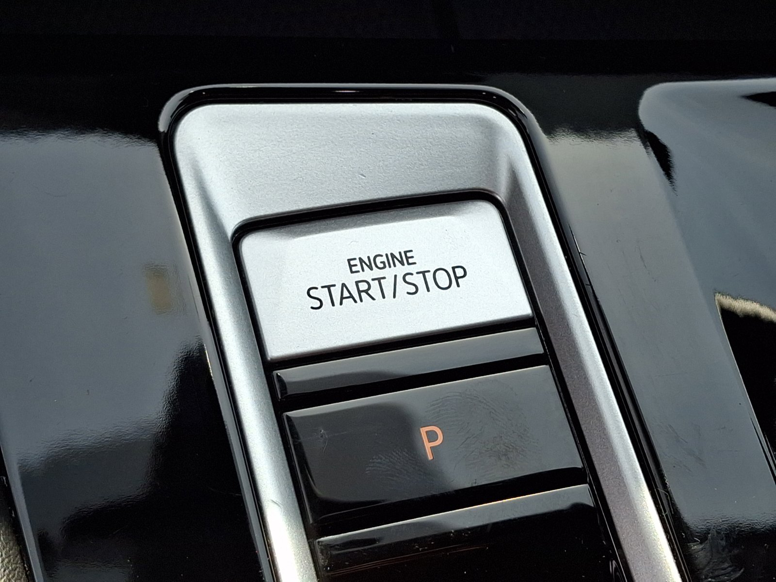 Certified 2024 Volkswagen Atlas SE image 27