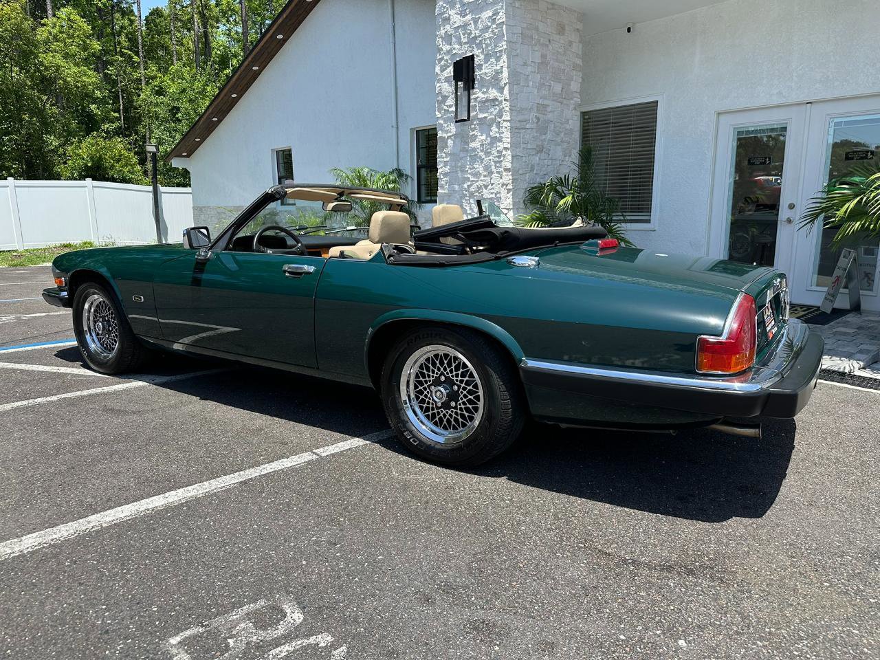 Used 1990 Jaguar XJS V12 Convertible RWD image 3