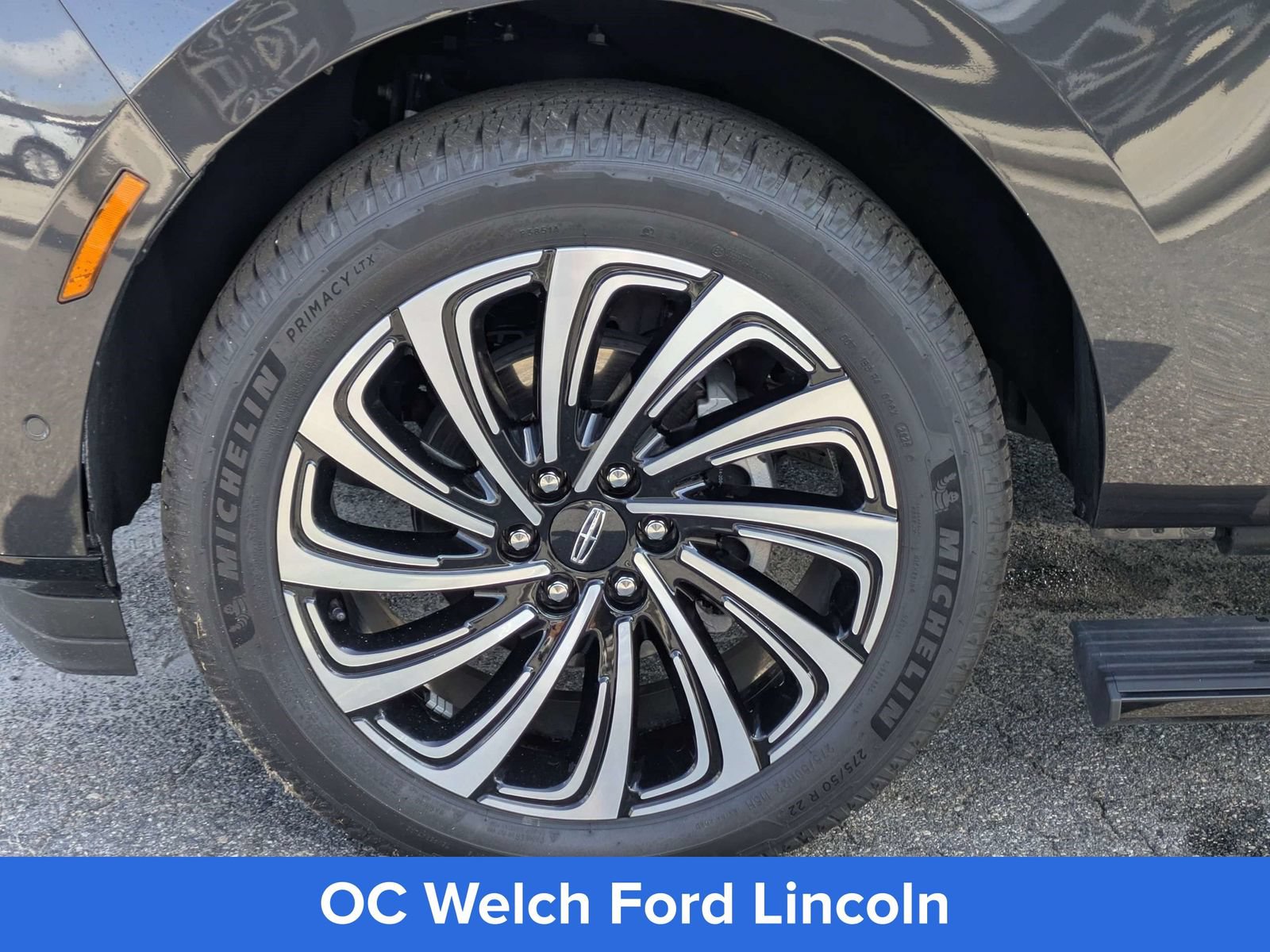 Certified 2025 Lincoln Navigator L Black Label AWD/4WD image 6