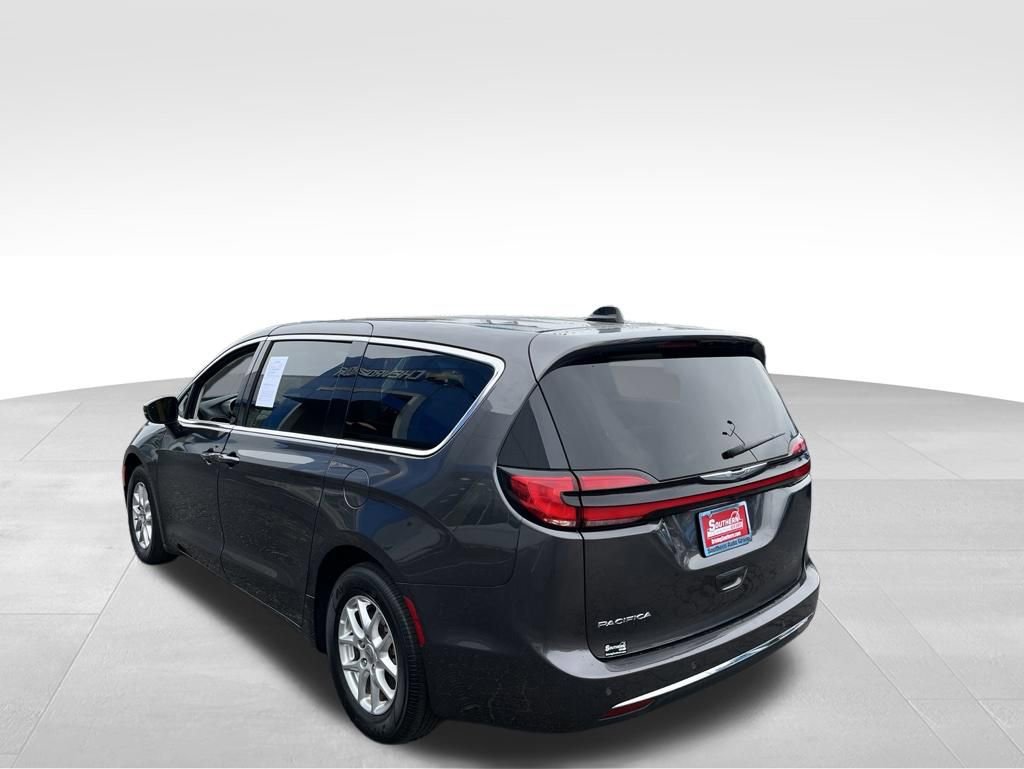 Used 2023 Chrysler Pacifica Touring-L FWD image 26