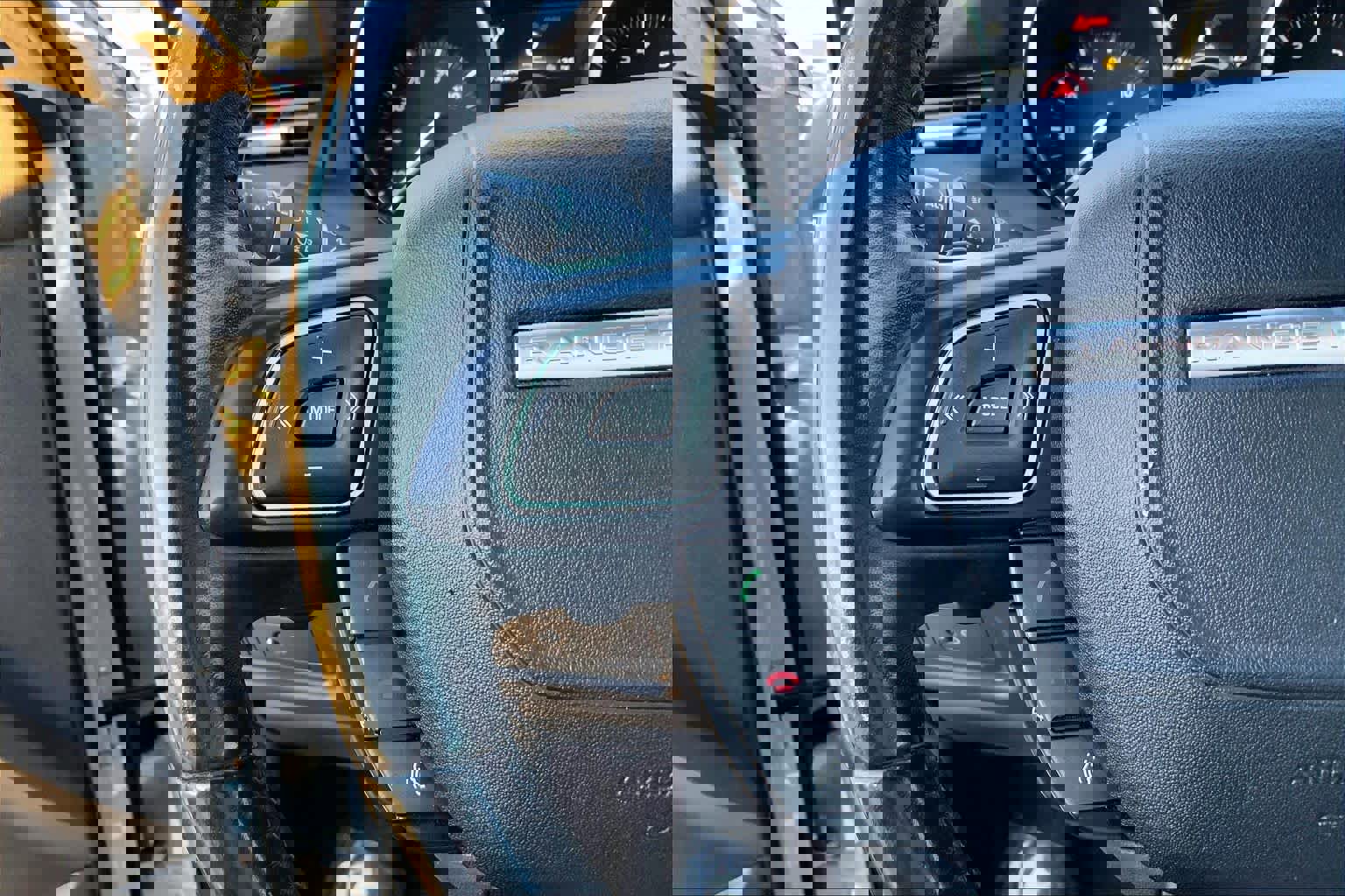 Used 2018 Land Rover Range Rover Evoque Landmark Edition image 23