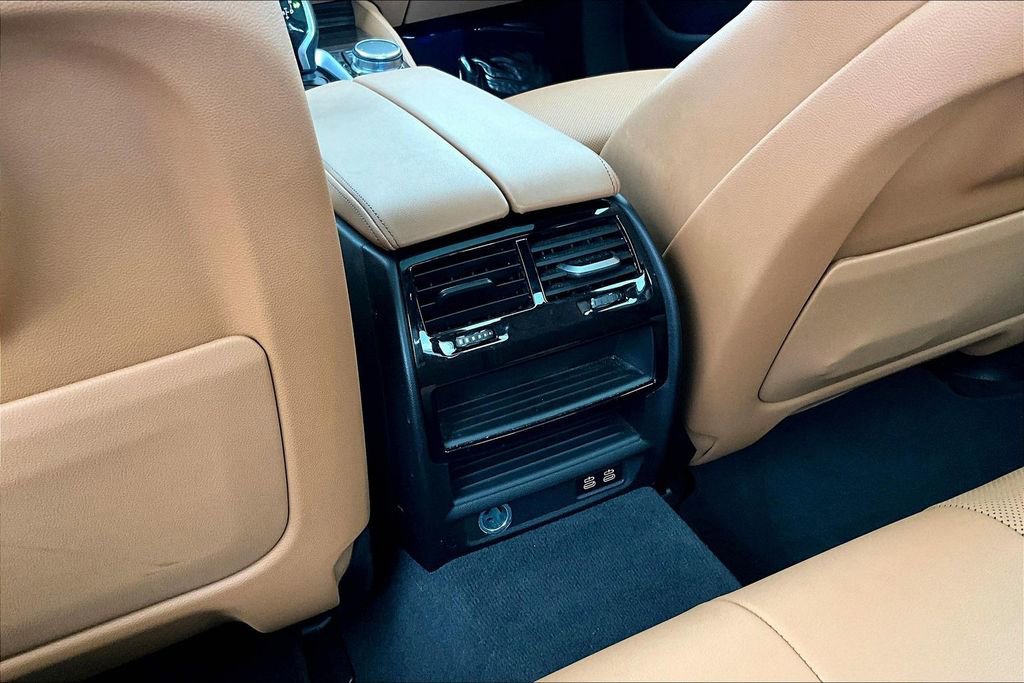 Used 2023 BMW 540i w/ M Sport Package image 30