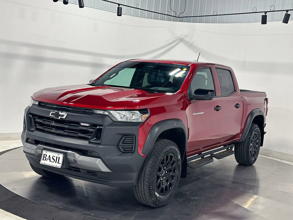 Used 2024 Chevrolet Colorado Trail Boss w/ Advanced Trailering Package AWD/4WD image 8