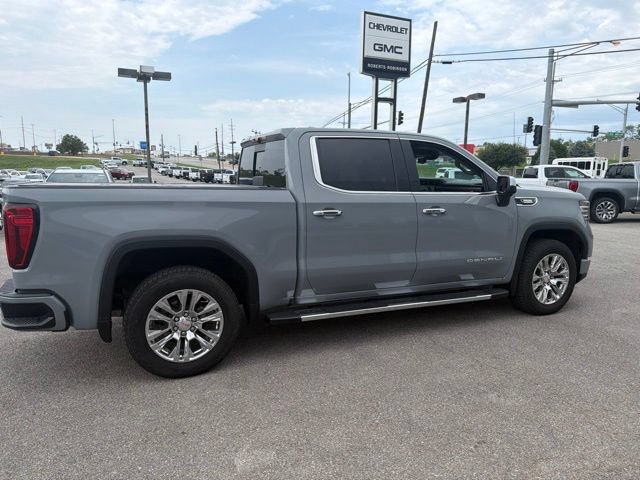 Used 2024 GMC Sierra 1500 Denali w/ Technology Package AWD/4WD image 17