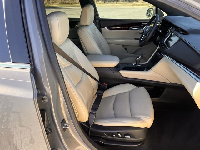 Used 2018 Cadillac XT5 Luxury w/ Driver Awareness Package image 27