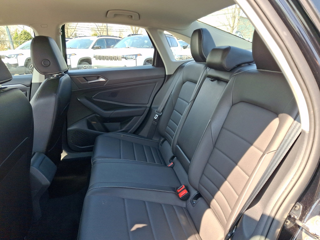 Used 2024 Volkswagen Jetta SE image 20