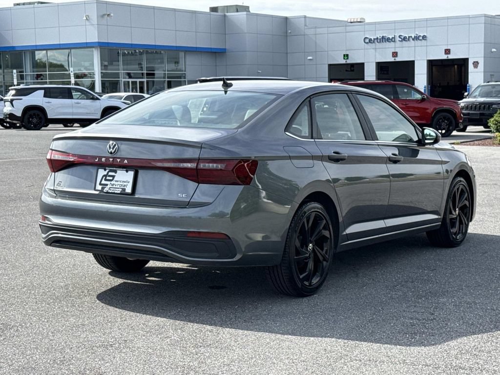 Used 2025 Volkswagen Jetta SE FWD image 25