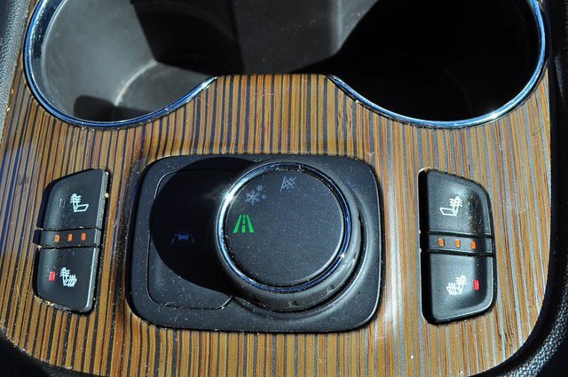 Used 2023 GMC Acadia SLE w/ Driver Convenience Package image 33