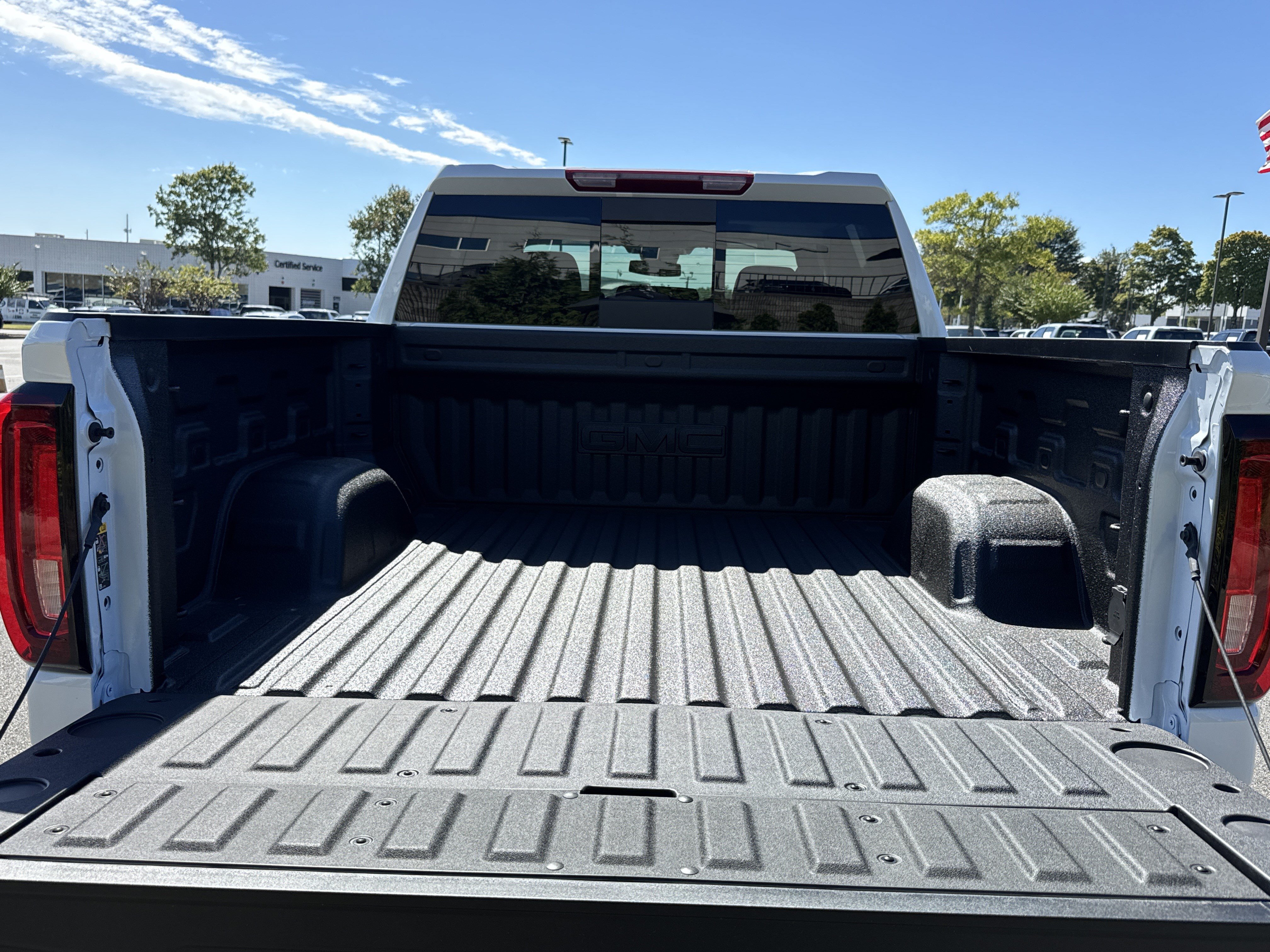 New 2026 GMC Sierra 1500 SLT AWD/4WD image 34