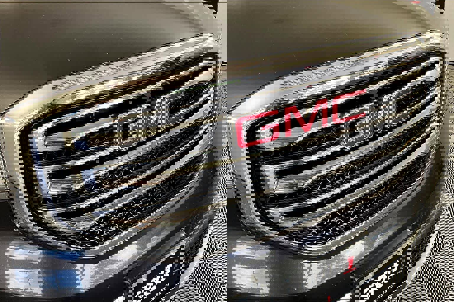 Used 2017 GMC Acadia SLT image 29