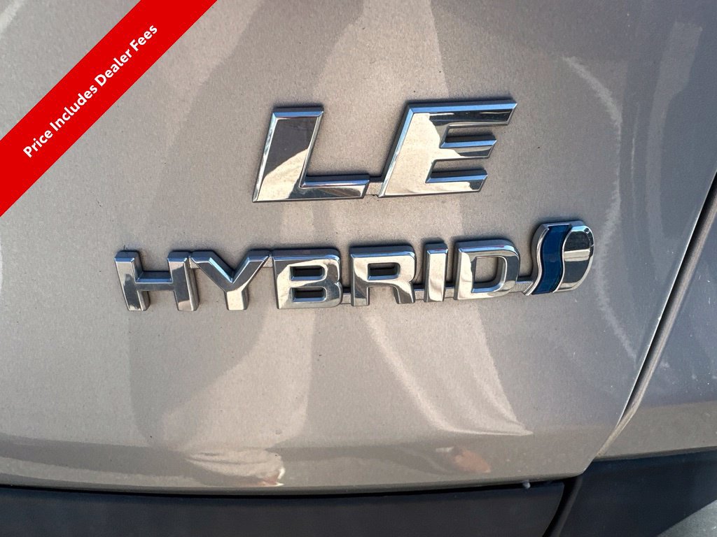 Used 2024 Toyota RAV4 LE AWD/4WD image 5