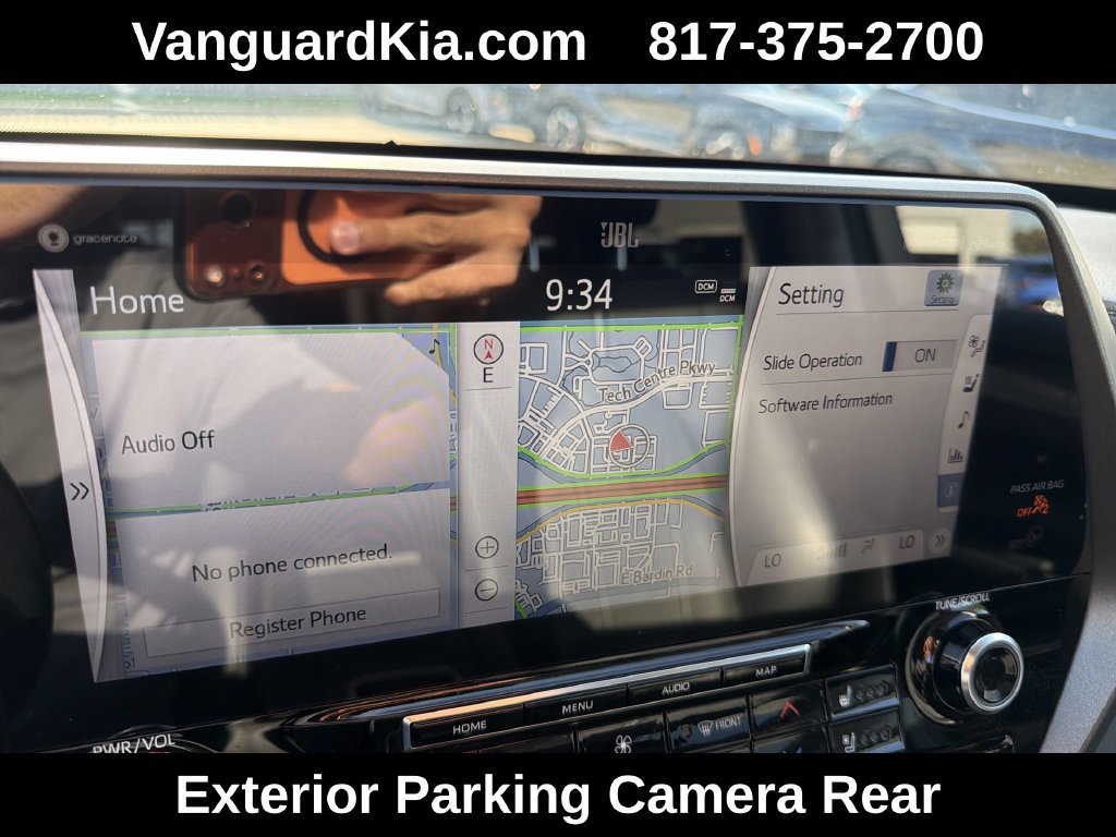 Used 2021 Toyota Highlander Limited FWD image 14