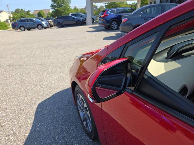 Used 2019 Toyota Prius Limited w/ Premium Convenience Package FWD image 17
