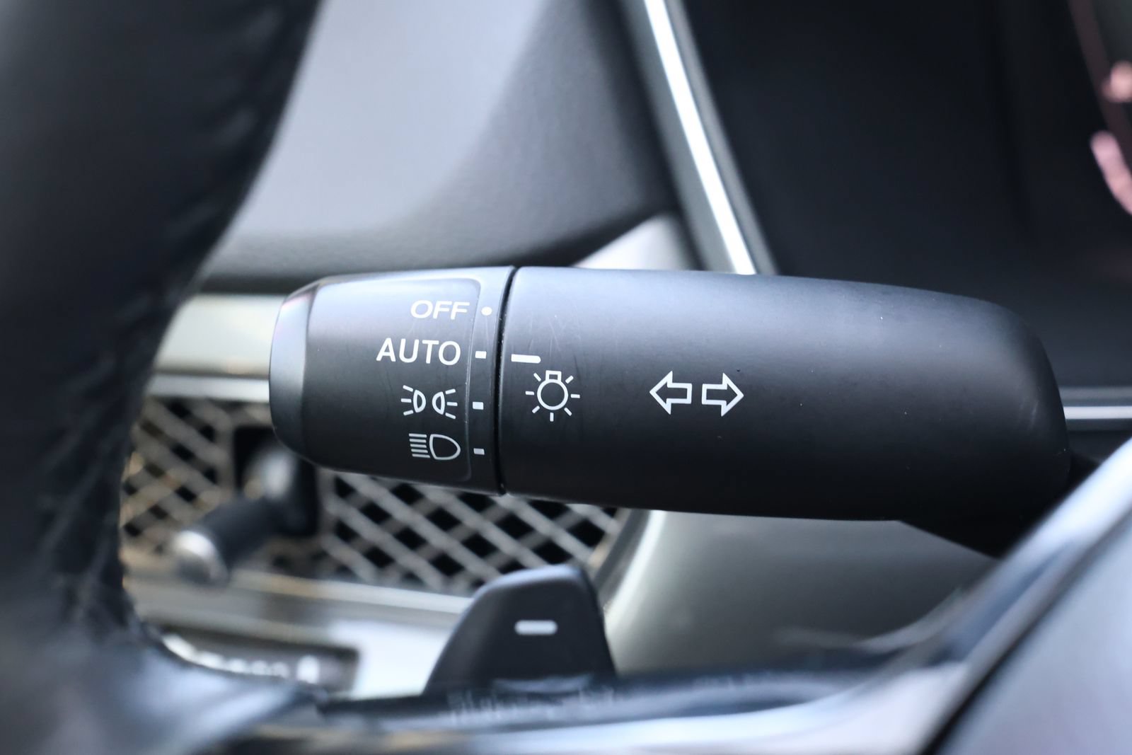 Used 2025 Acura Integra FWD image 25