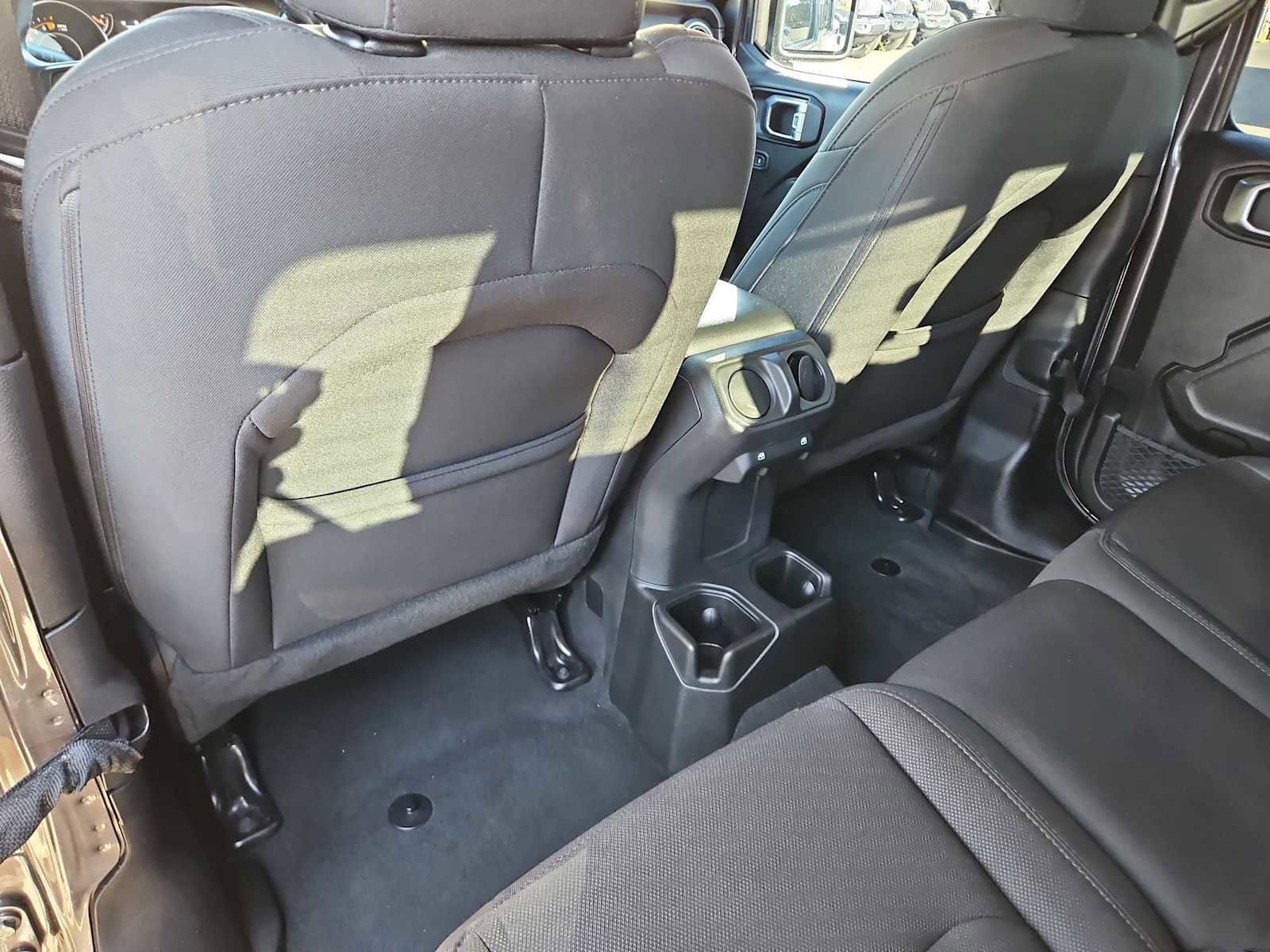 Used 2022 Jeep Gladiator Sport image 17