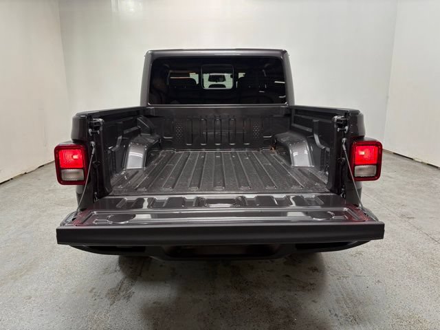 New 2026 Jeep Gladiator Sport AWD/4WD image 8