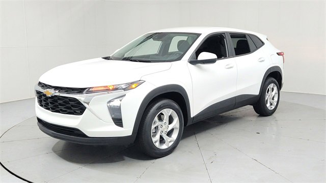 Used 2024 Chevrolet Trax LS w/ LS Convenience Package