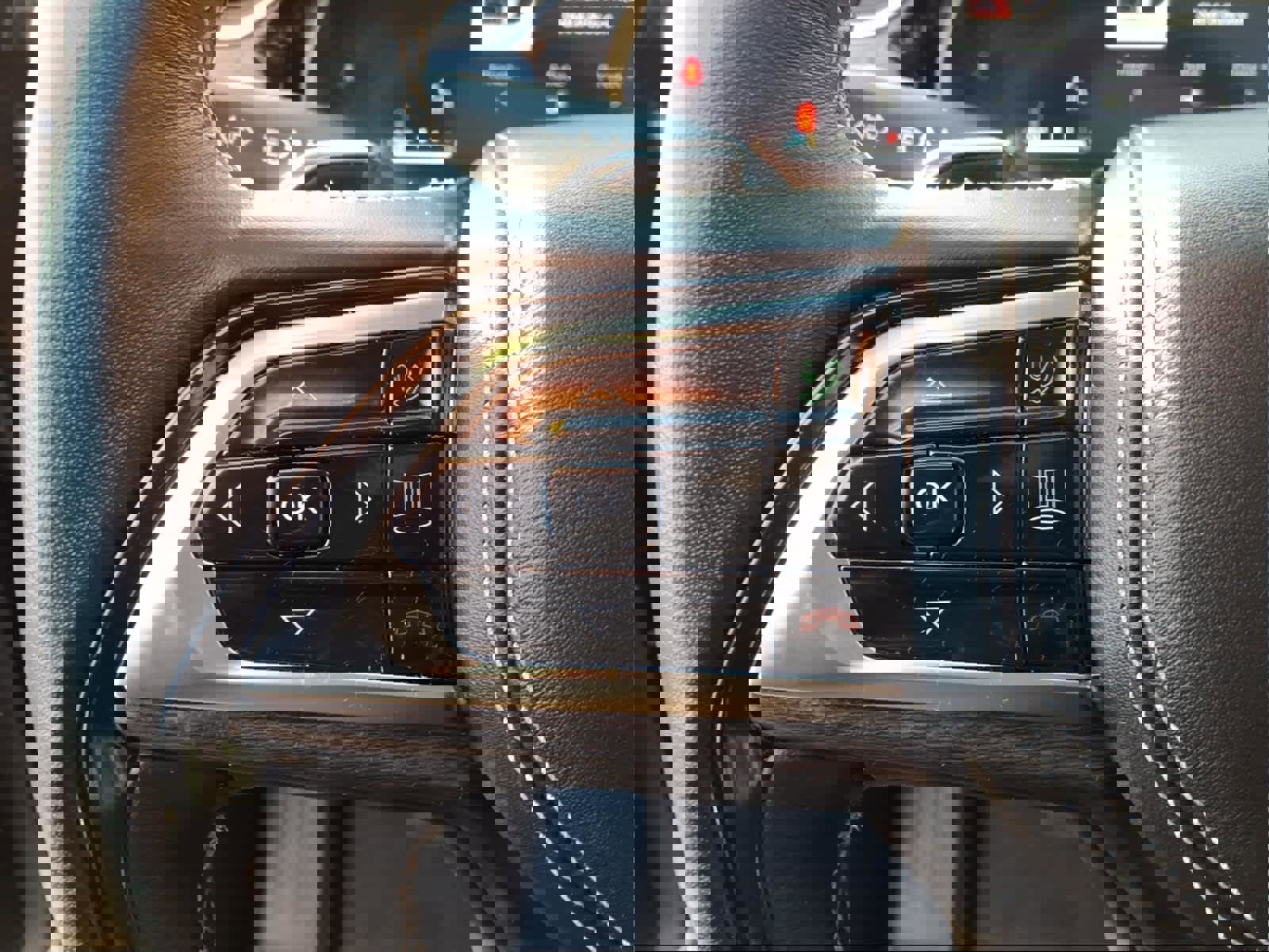 Used 2023 Jeep Grand Cherokee L Overland w/ Advanced Protech Group III image 25