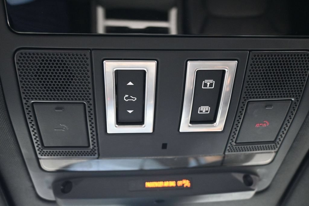 Used 2025 Land Rover Defender 110 S AWD/4WD image 40