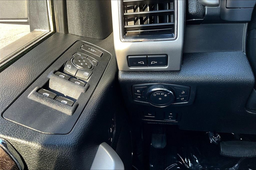Used 2019 Ford F450 Lariat w/ Lariat Ultimate Package image 17