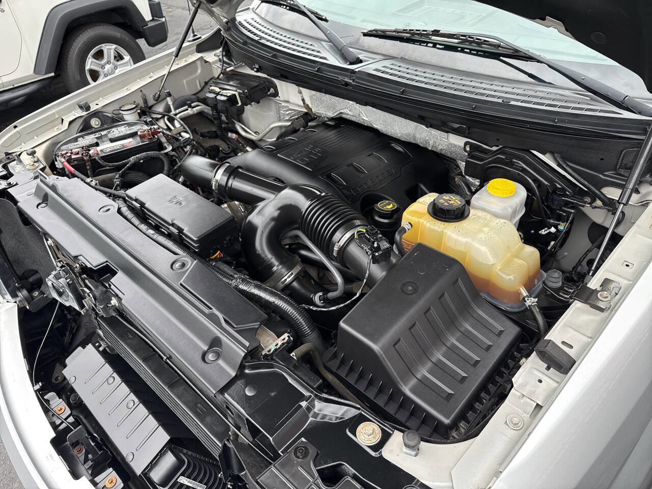 Used 2014 Ford F150 FX4 w/ Equipment Group 402A Luxury image 14