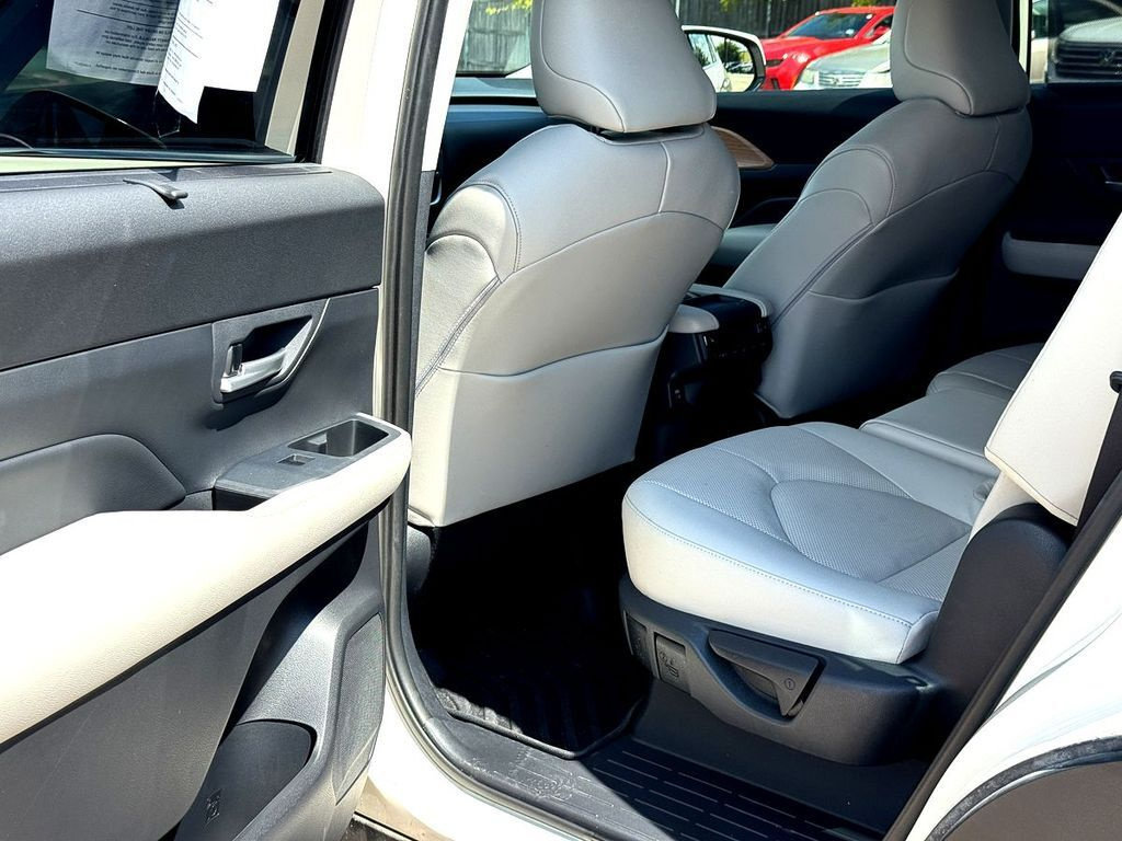 Used 2024 Toyota Grand Highlander FWD image 26