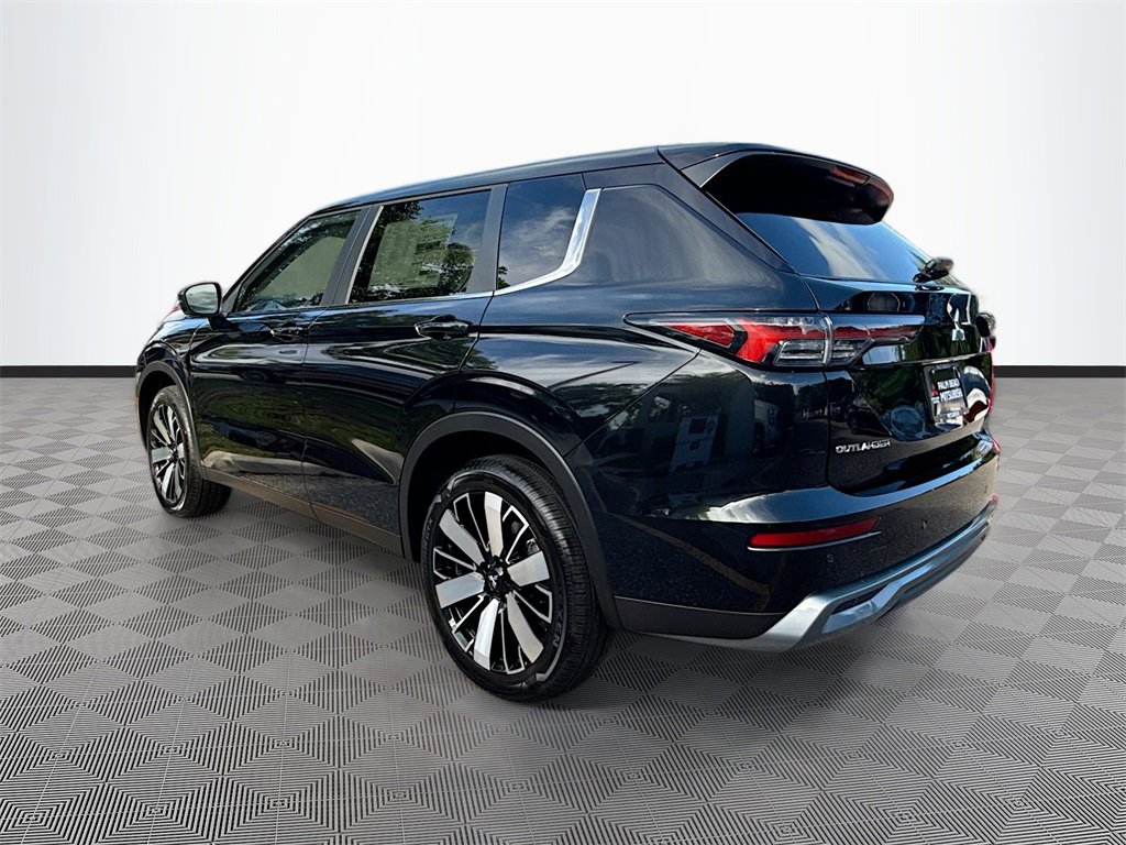 New 2025 Mitsubishi Outlander SE image 7