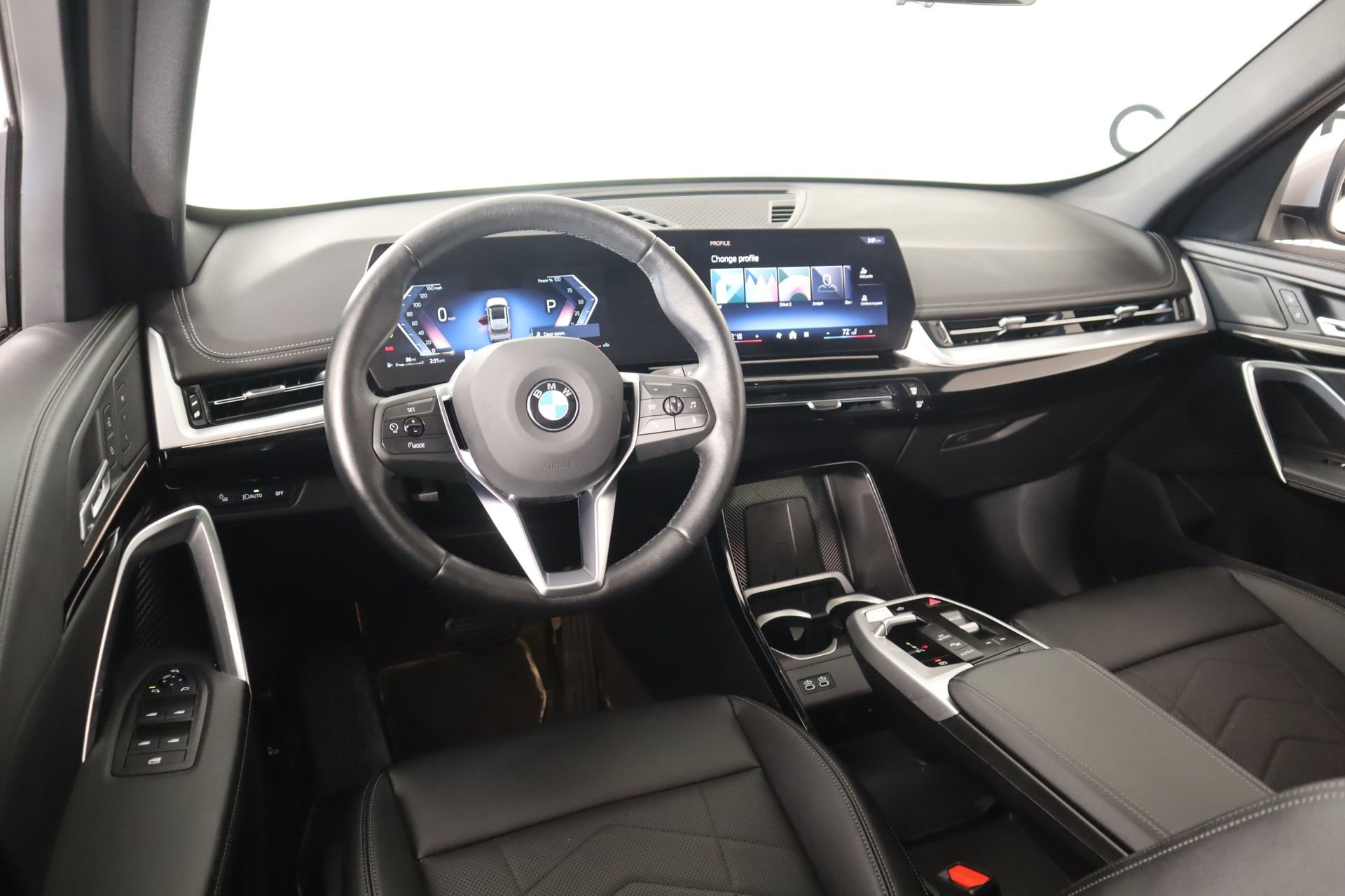 Used 2025 BMW X1 xDrive28i AWD/4WD image 2