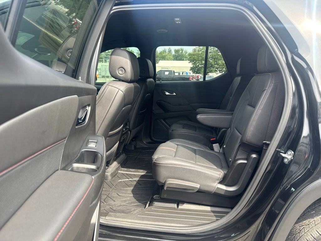 Used 2023 Chevrolet Traverse RS w/ LPO, Floor Liner Package FWD image 15