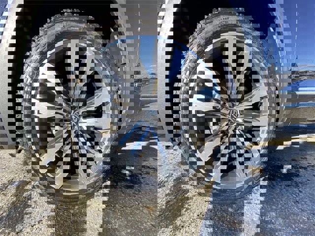 Used 2022 Volkswagen Atlas SEL Premium image 10