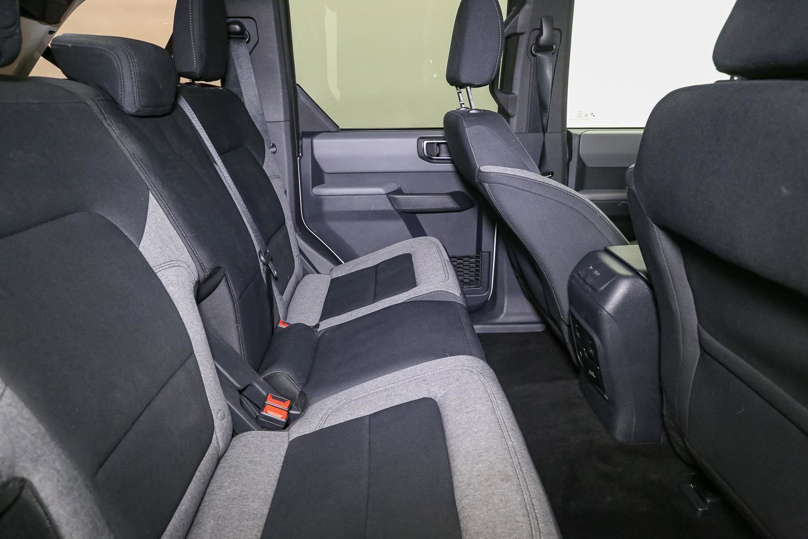 Used 2021 Ford Bronco Big Bend w/ Sasquatch Package AWD/4WD image 21