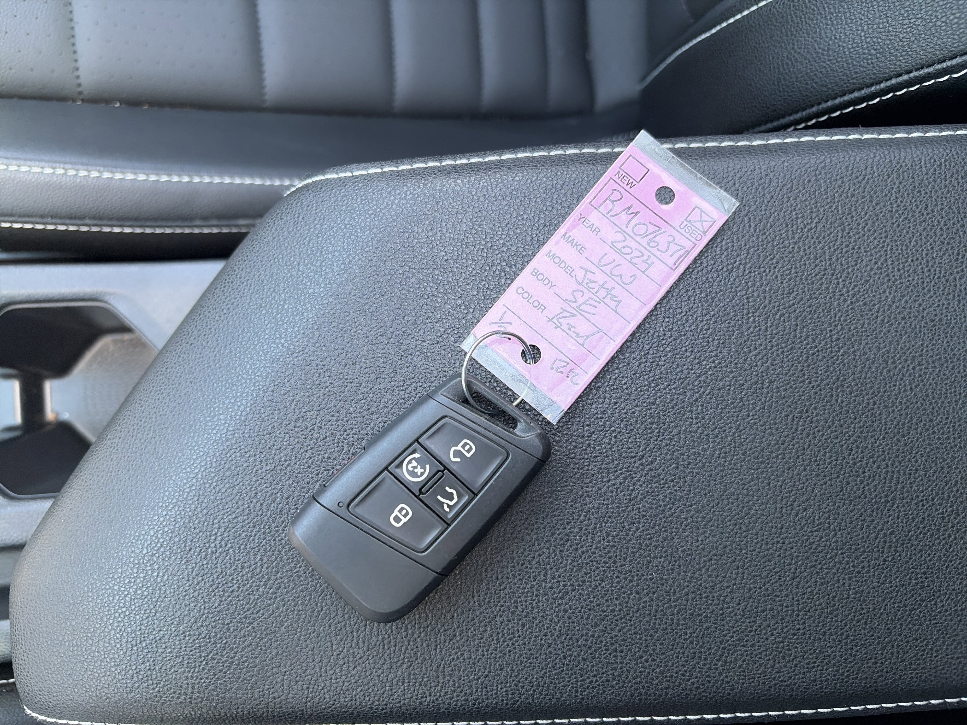 Used 2024 Volkswagen Jetta SE w/ Panoramic Sunroof Package FWD image 46