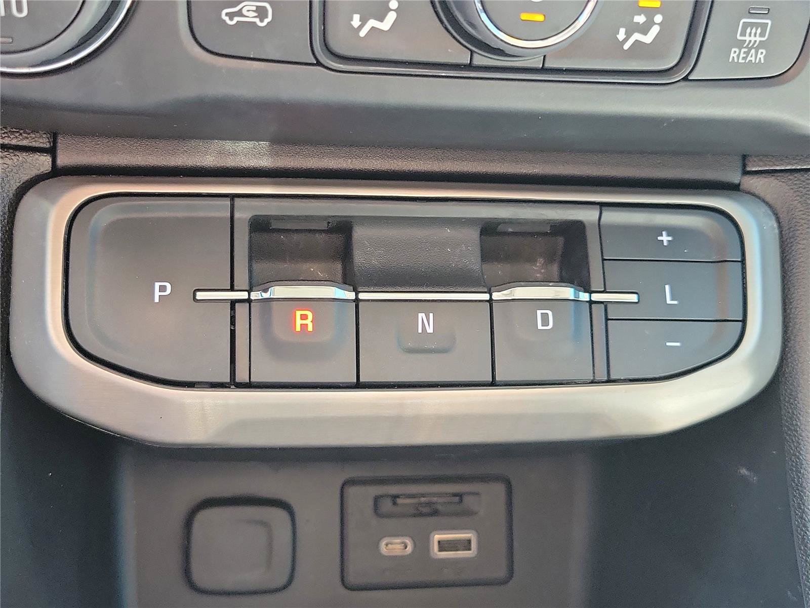 Used 2023 GMC Acadia Denali w/ Black Diamond Edition FWD image 31