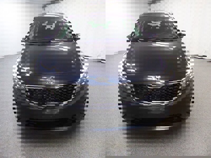 Used 2018 Kia Forte LX image 2